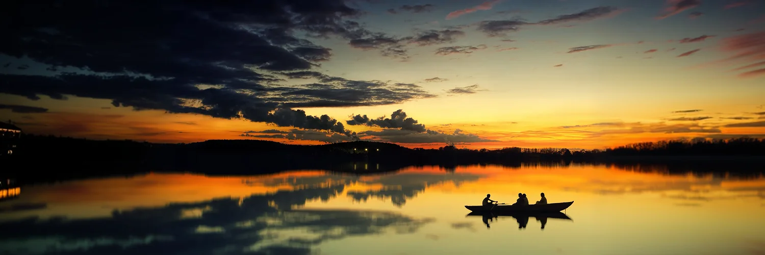 silhouette-boat 1.webp